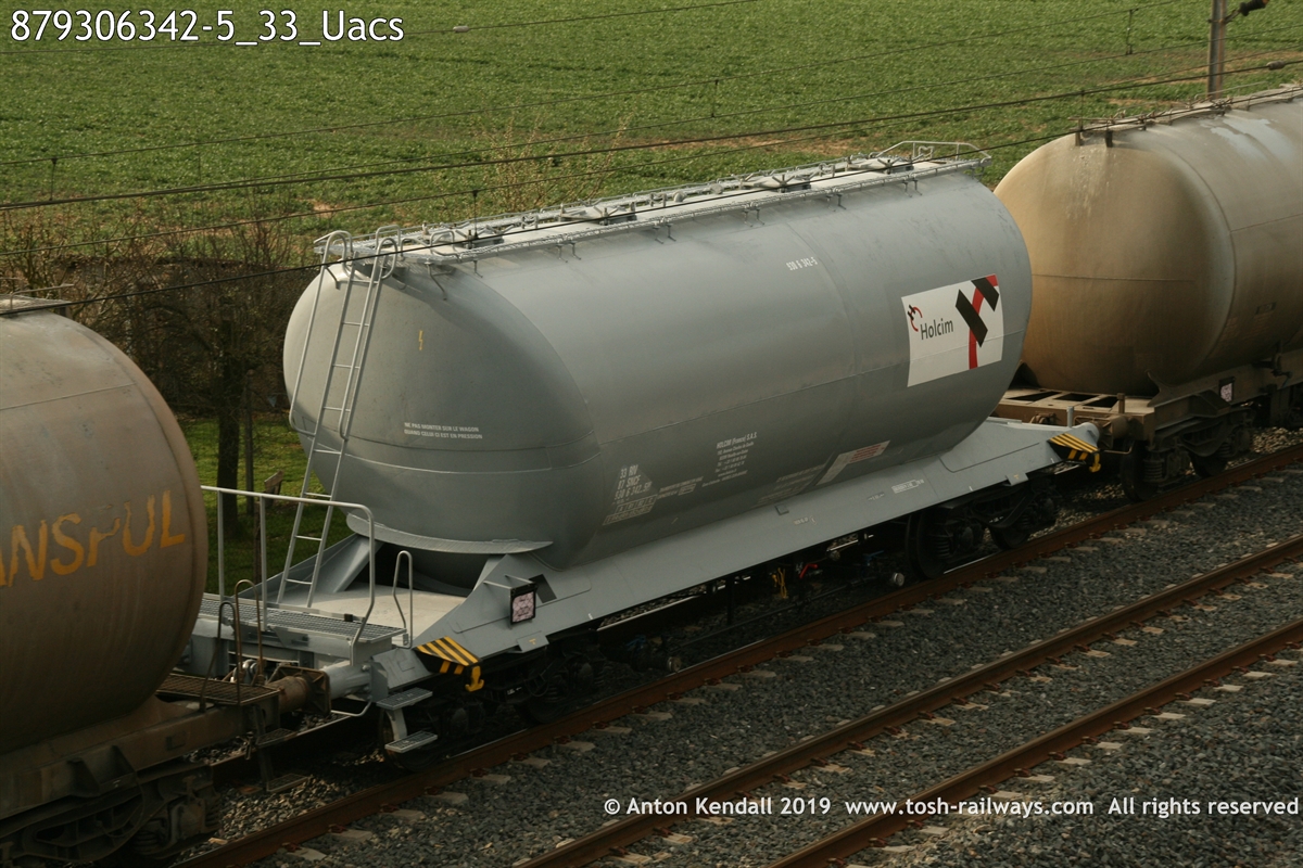 879306342-5_33_Uacs.JPG